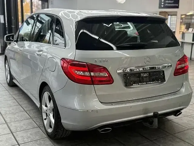 Gebraucht Mercedes B220 Sport 184 PS (135 kW) 2014 Silber Van / Kleinbus