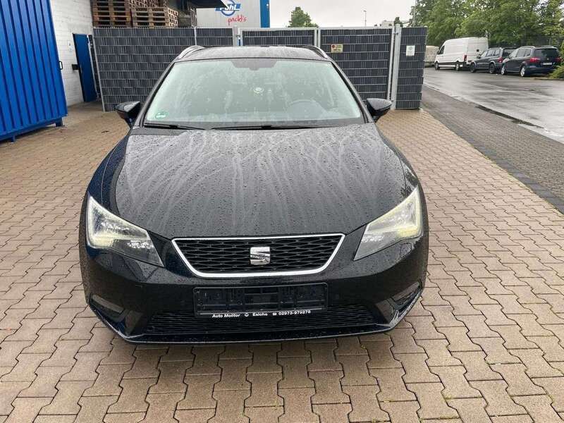 Mitternachtsschwarz Gebraucht 2016 Seat Leon ST Style Kombi | 6.650 € (Superpreis) - Bild 1/4