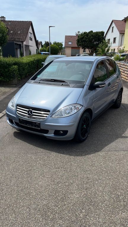 Blau Gebraucht 2007 Mercedes A150 Classic Van / Kleinbus | 3.900 € (Fairer Preis) - Bild 1/4