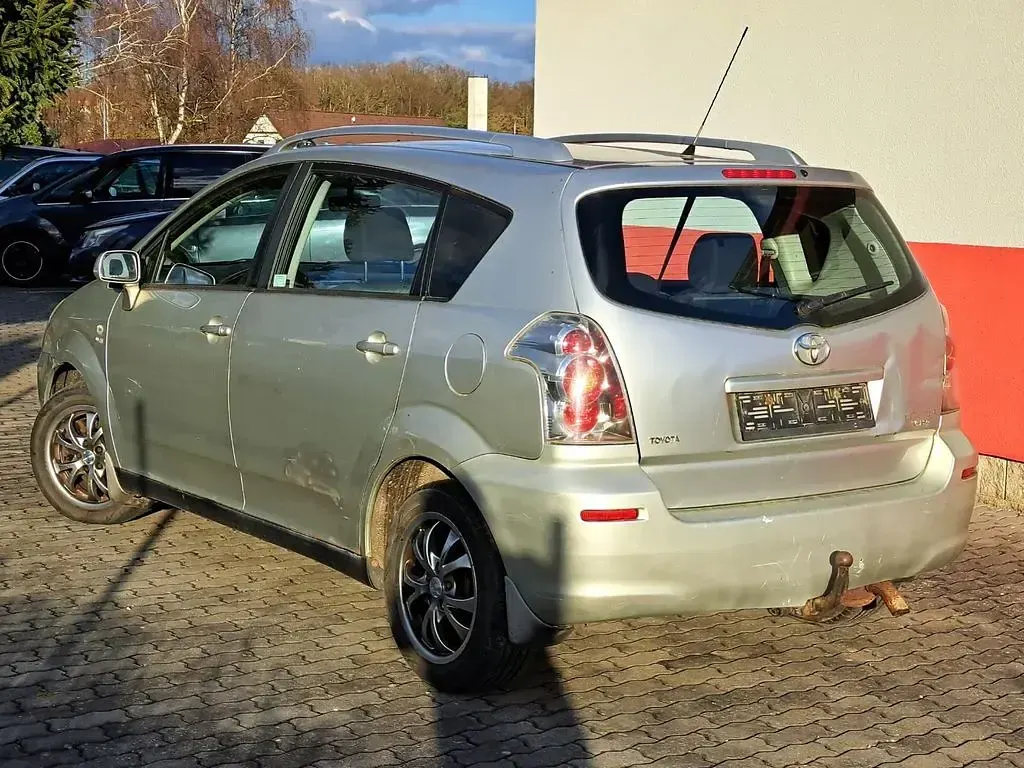 Gebraucht Toyota Corolla Verso 129 PS (94 kW) 2005 Silber Van / Kleinbus
