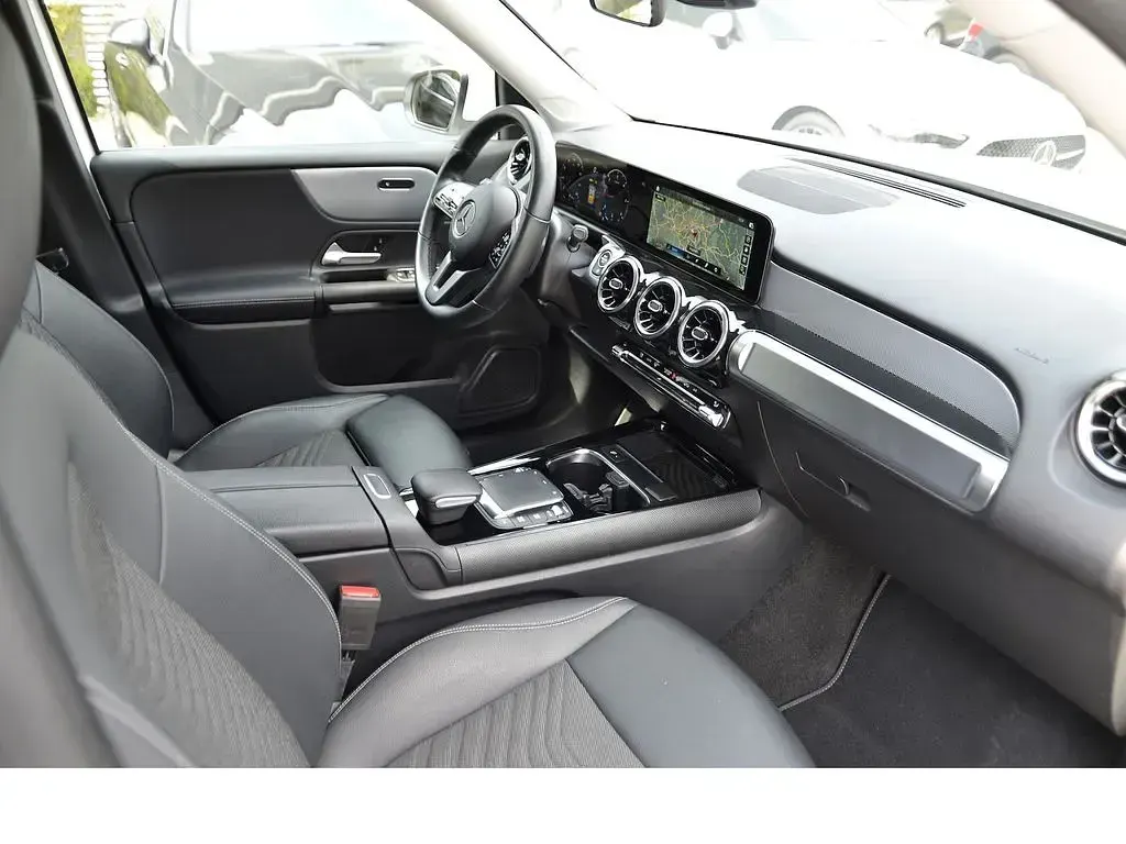 Gebraucht Mercedes GLB180 Style 116 PS (85 kW) 2023 Weiß SUV