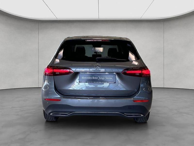 Gebraucht Mercedes B200 Advanced 163 PS (119 kW) 2025 Grau Van / Kleinbus