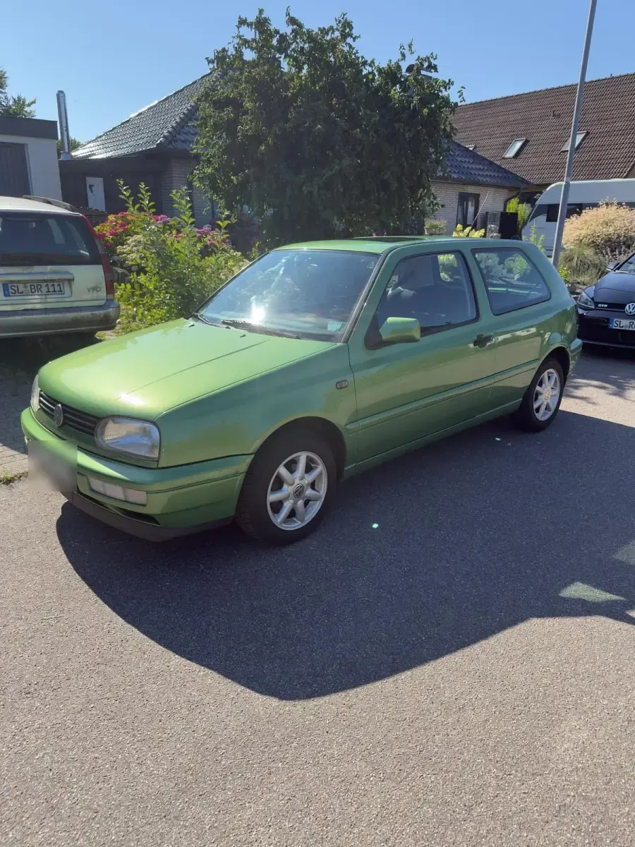 Gebraucht VW Golf III 75 PS (55 kW) 1997 Grün Kleinwagen