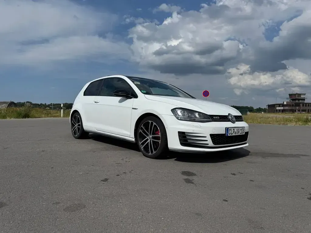 Gebraucht VW Golf VII Sound 184 PS (135 kW) 2015 Weiß Limousine