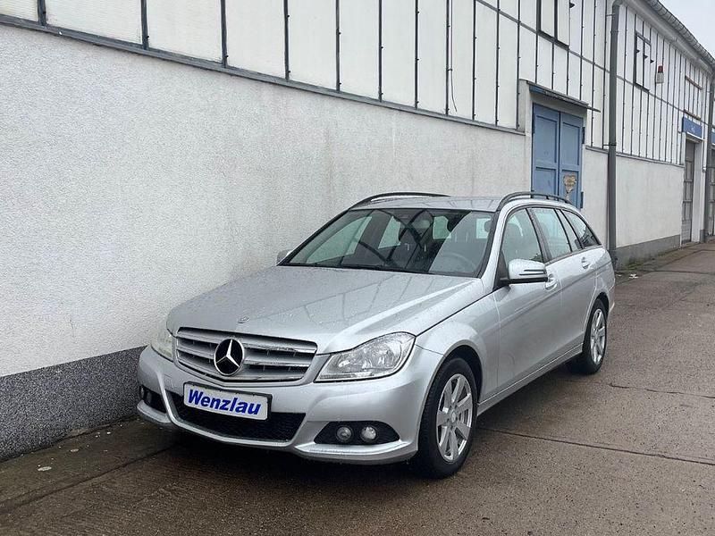 Gebraucht Mercedes C200 136 PS (100 kW) 2011 Silber Limousine
