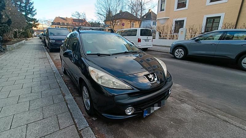 Gebraucht Peugeot 207 Urban Move 95 PS (69 kW) 2009 Schwarz Limousine