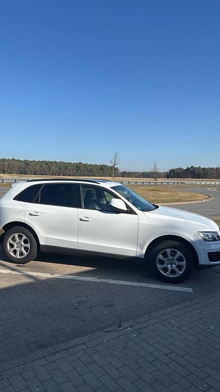 Second-hand Audi Q5 170 CP (125 kW) 2011 Alb SUV