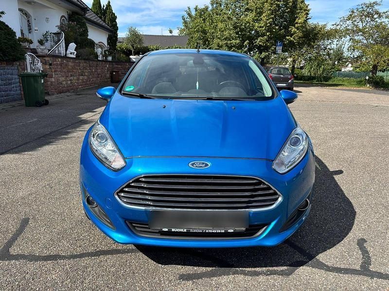 Blau Gebraucht 2013 Ford Fiesta Kleinwagen | 2.799 € (Superpreis) - Bild 1/4