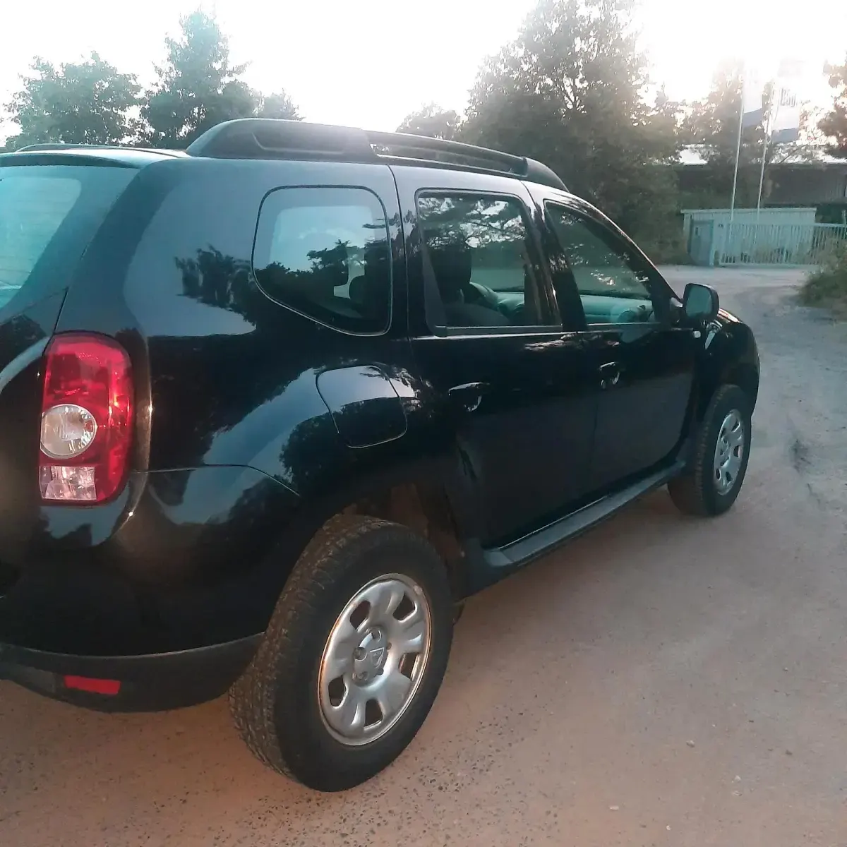 Gebraucht Dacia Duster 107 PS (78 kW) 2010 Schwarz SUV