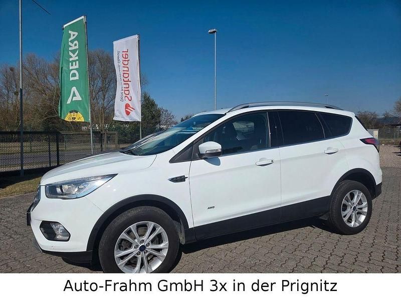 Gebraucht Ford Kuga Titanium 179 PS (131 kW) 2019 Weiß SUV