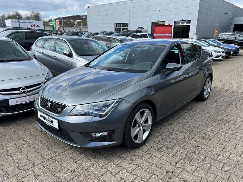 "pirineos" grau Gebraucht 2016 Seat Leon FR Limousine | 9.990 € (Fairer Preis) - Bild 1/4