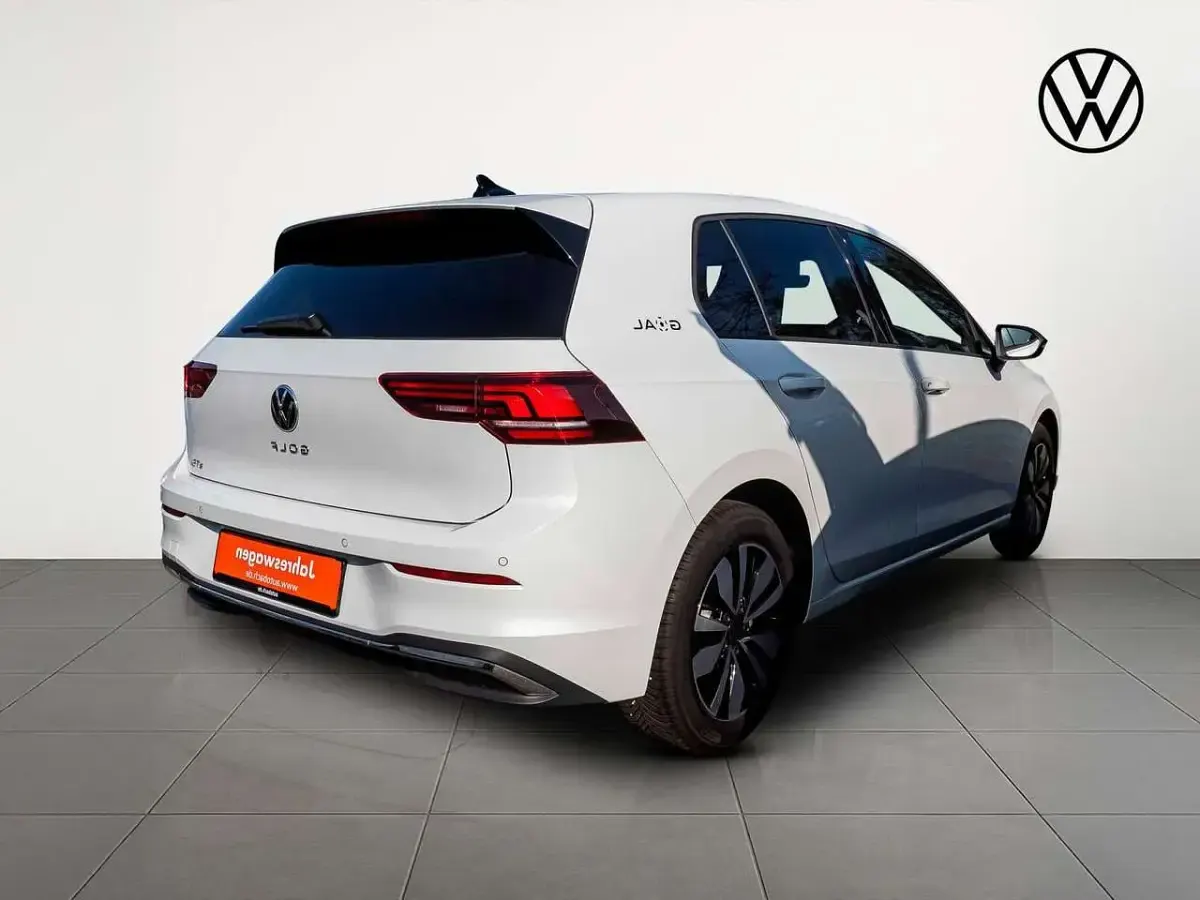 Gebraucht VW Golf VIII Goal 150 PS (110 kW) 2025 Oryxweiß perlmutteffekt Limousine