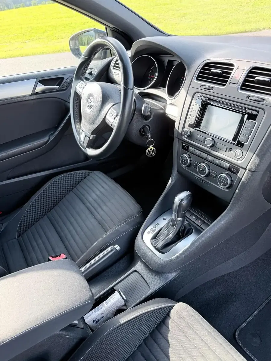 Gebraucht VW Golf Cabriolet Edition 122 PS (89 kW) 2015 Schwarz Cabrio