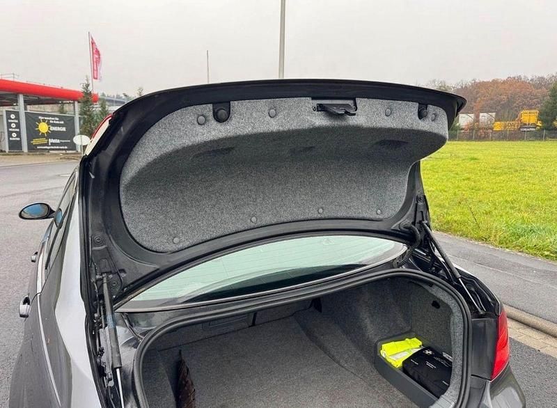 Gebraucht BMW 318 143 PS (105 kW) 2008 Grau Limousine