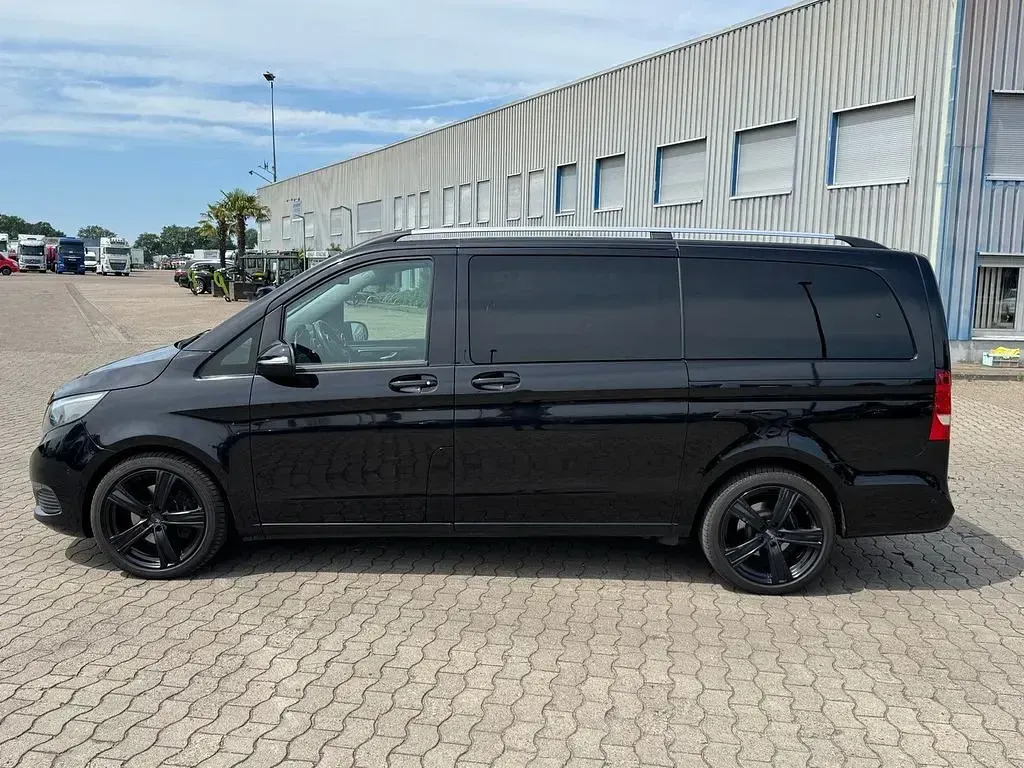 Gebraucht Mercedes V220 Edition 163 PS (119 kW) 2016 Schwarz Van / Kleinbus