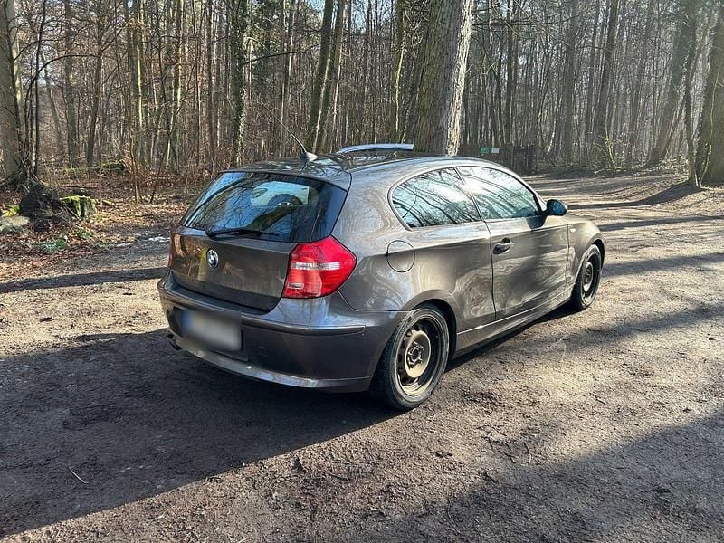 Gebraucht BMW 116 122 PS (89 kW) 2008 Braun Kleinwagen