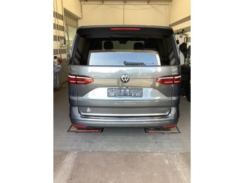Gebraucht VW Multivan Style 150 PS (110 kW) 2022 Van