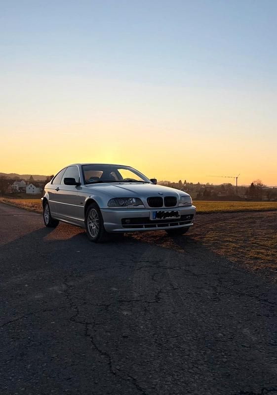 Gebraucht BMW 320 150 PS (110 kW) 2000 Silber Coupé