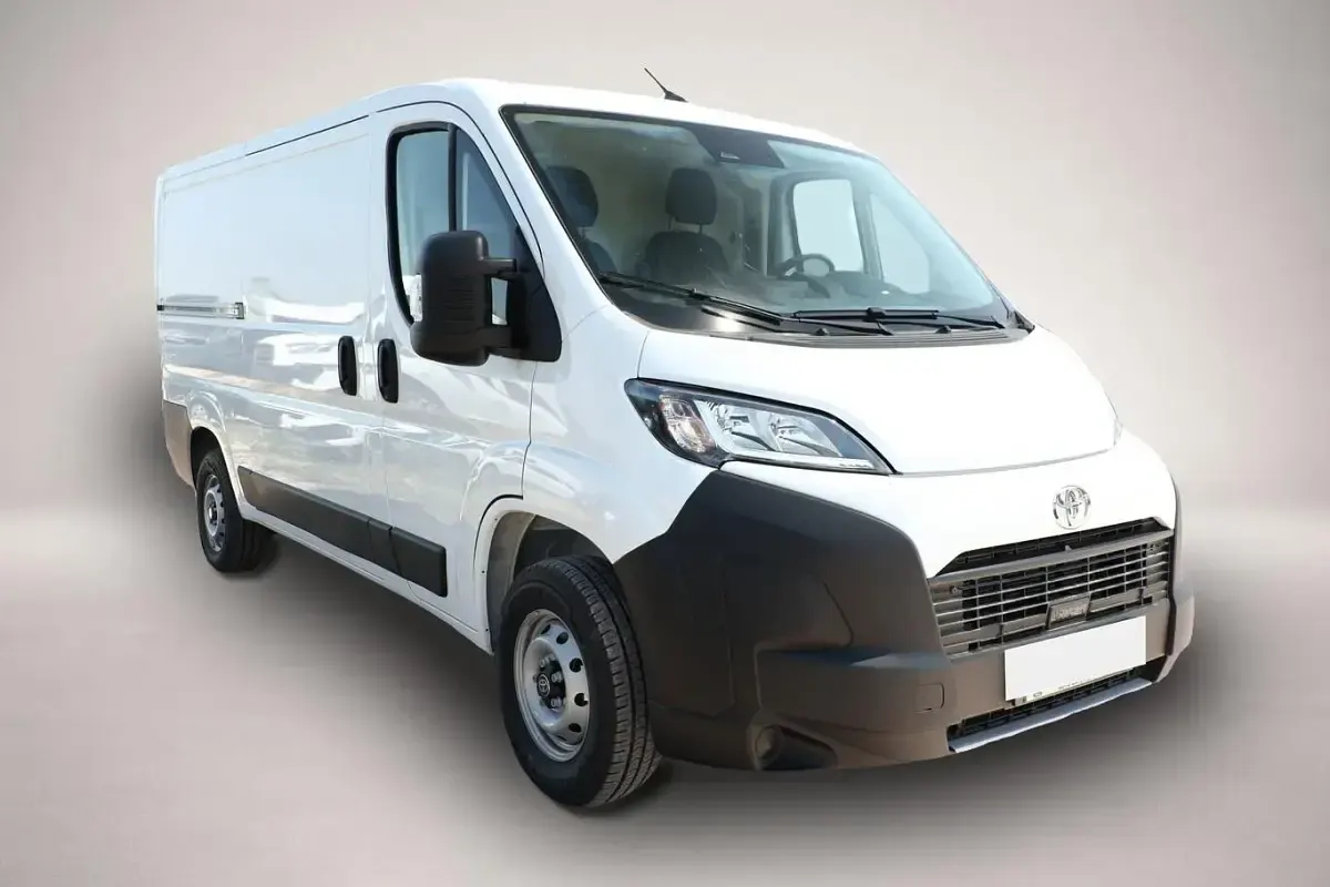 Neu Toyota Proace 120 PS (88 kW) 2025 Manufacturer Van / Kleinbus