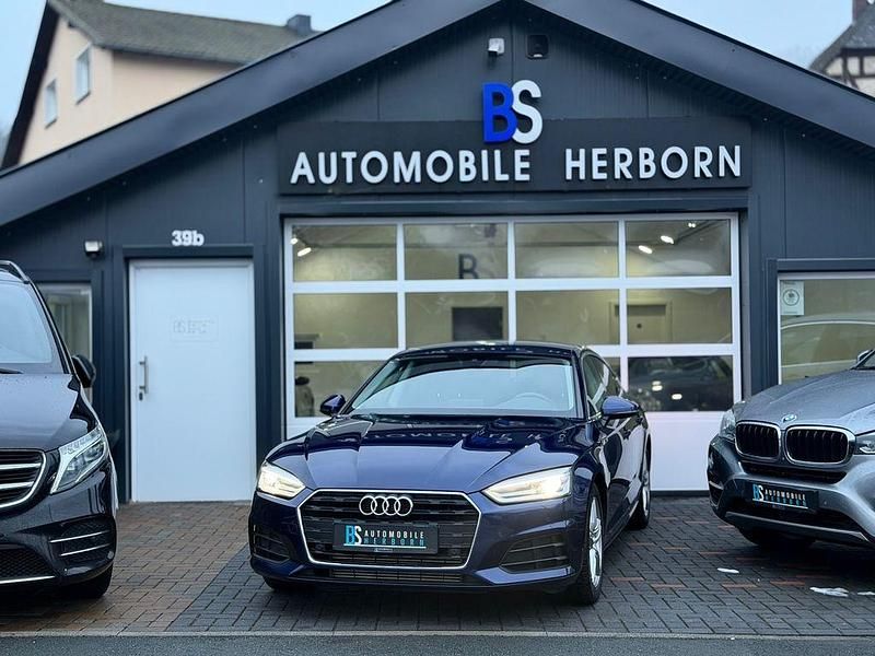 Blau Gebraucht 2019 Audi A5 Sportback Sport Kleinwagen | 21.990 € (Guter Preis) - Bild 1/4
