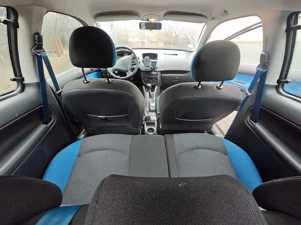 Gebraucht Peugeot 206+ 60 PS (44 kW) 2011 Schwarz Kleinwagen