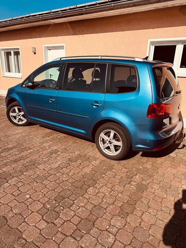 Gebraucht VW Touran Style 140 PS (102 kW) 2012 Blau Van / Kleinbus