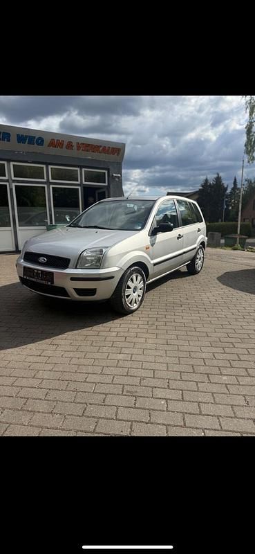 Silber Gebraucht 2005 Ford Fusion Viva X Limousine | 3.499 € (Etwas zu teuer) - Bild 1/4