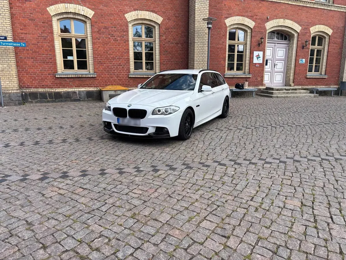 Gebraucht BMW 530 M Sport 245 PS (180 kW) 2011 Weiß Kombi