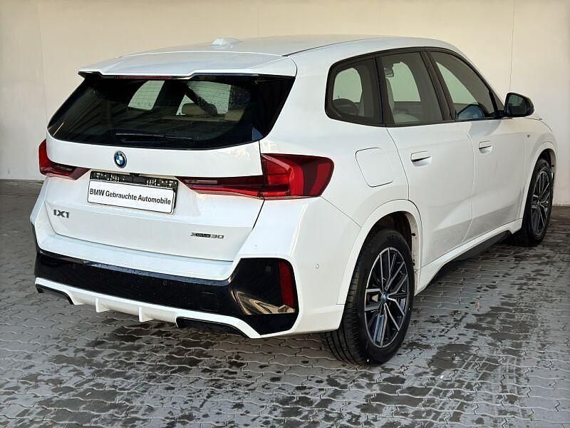 Gebraucht BMW iX1 M Sport 225 kW (306 PS) 2023 Weiß SUV