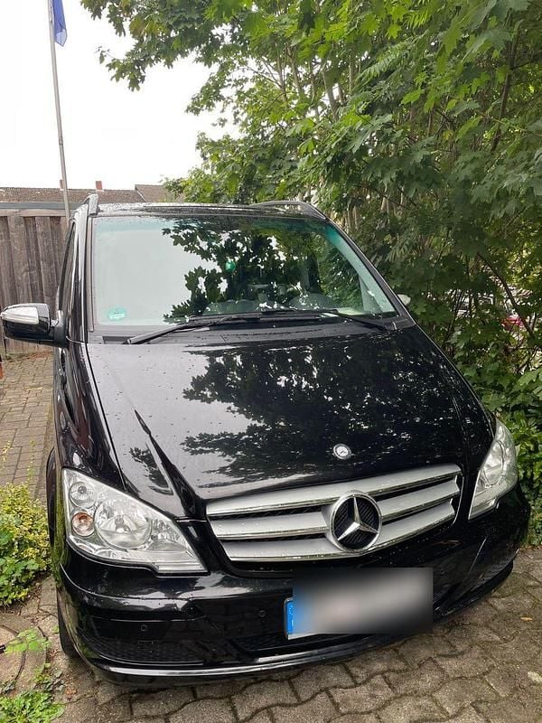 Schwarz Gebraucht 2012 Mercedes Viano Edition Van / Kleinbus | 15.000 € (Guter Preis) - Bild 1/4
