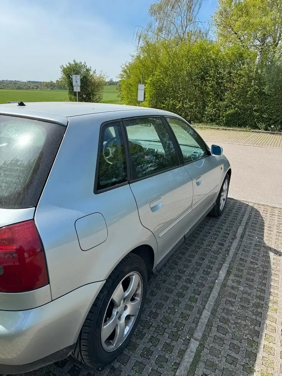 Używany Audi A3 103 KM (75 kW) 1999 Srebrny Hatchback