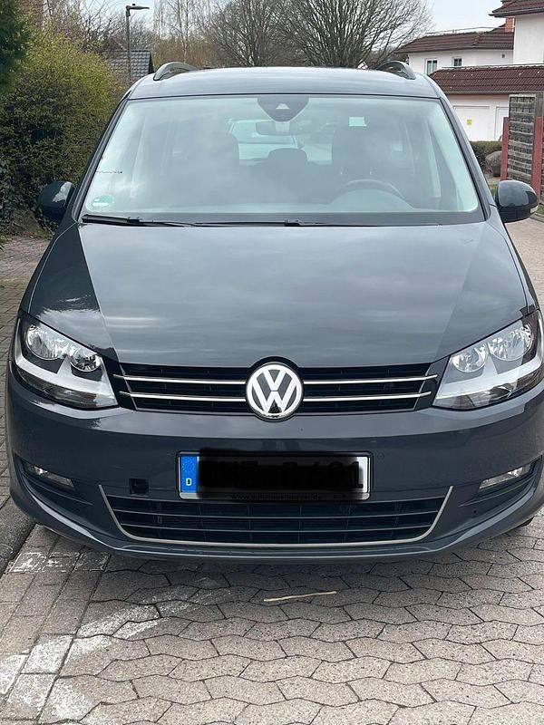 Gebraucht VW Sharan Comfortline 150 PS (110 kW) 2019 Grau Van / Kleinbus