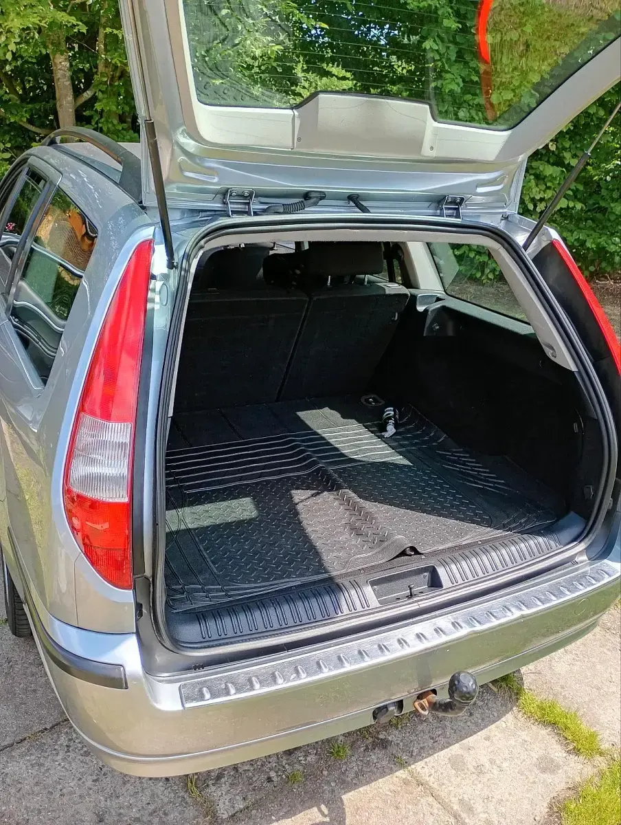 Gebraucht Ford Mondeo 125 PS (91 kW) 2007 Silber Kombi