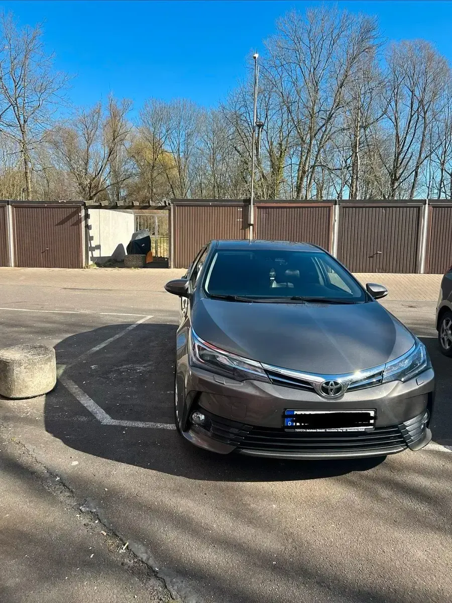 Gebraucht Toyota Corolla 132 PS (97 kW) 2017 Beige Limousine
