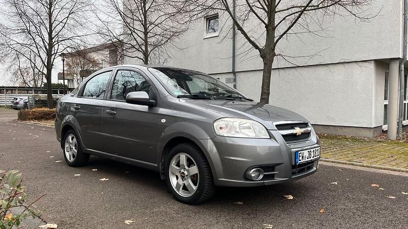 Silber Gebraucht 2009 Chevrolet Aveo LT Limousine | 3.900 € - Bild 1/4
