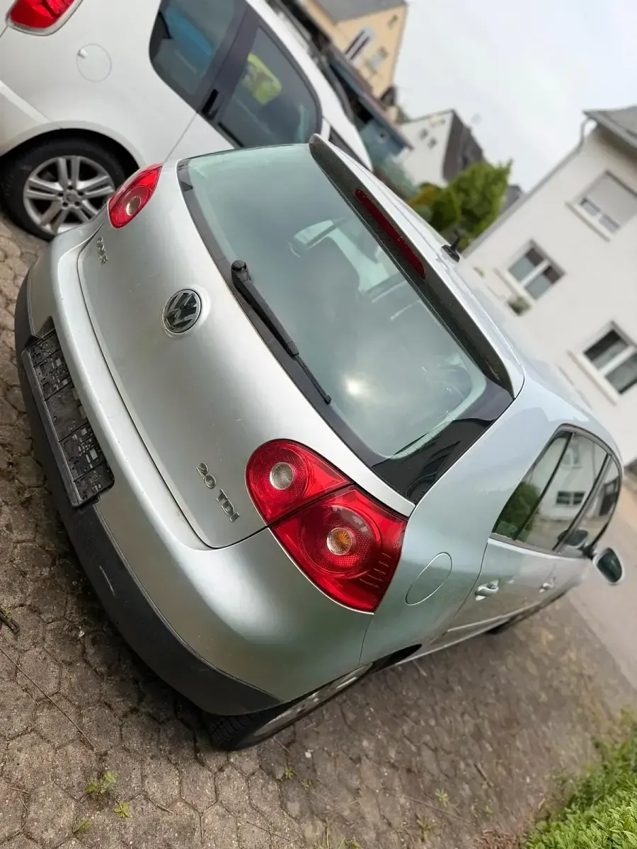Gebraucht VW Golf V 140 PS (102 kW) 2006 Silber Kleinwagen