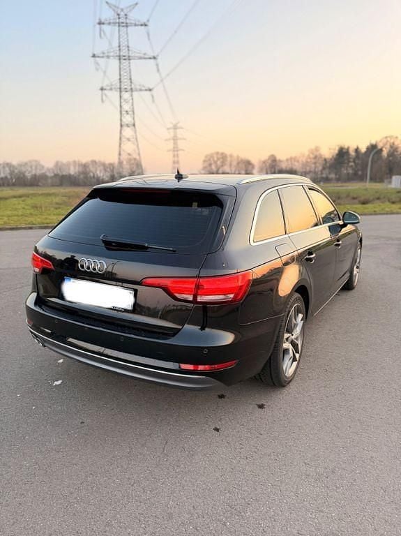 Gebraucht Audi A4 Sport 190 PS (139 kW) 2018 Schwarz Kombi
