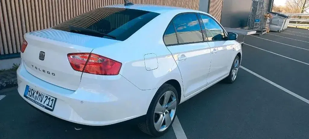 Gebraucht Seat Toledo 105 PS (77 kW) 2013 Weiß Kleinwagen