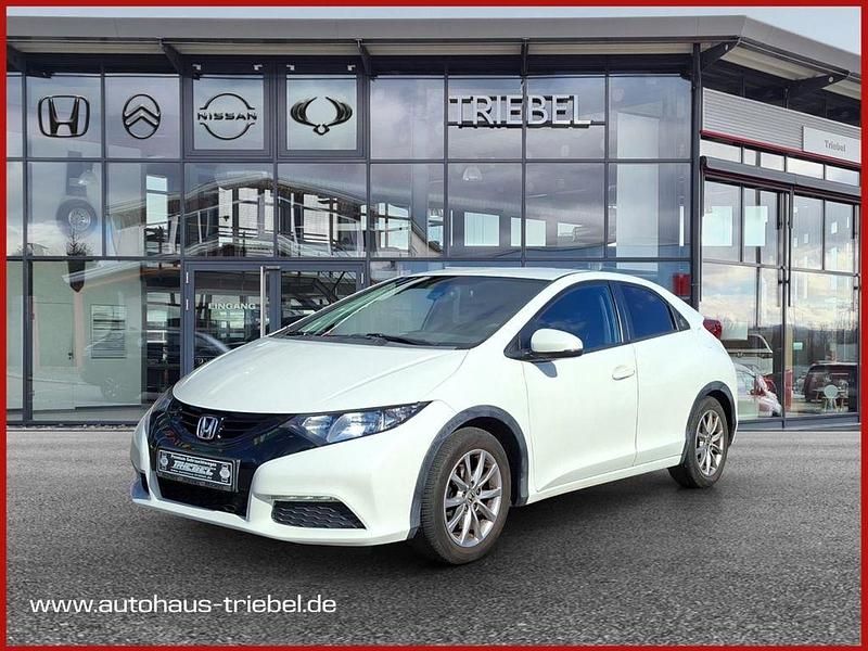 Weiß Gebraucht 2014 Honda Civic Comfort Limousine | 8.980 € (Fairer Preis) - Bild 1/4