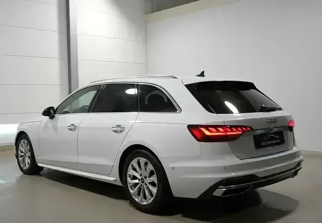 Gebraucht Audi A4 Ambiente 163 PS (119 kW) 2023 Weiß Kombi