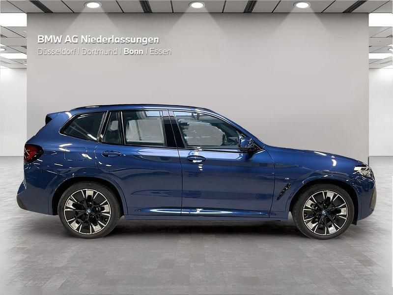 Gebraucht BMW iX3 Impressive 210 kW (286 PS) 2023 Blau SUV