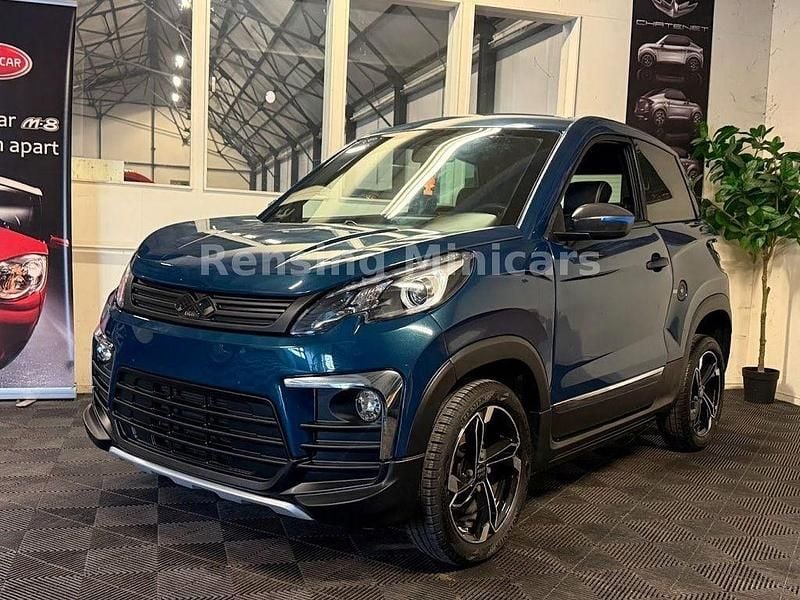 Second-hand Ligier JS60 2023 Albastru Hatchback