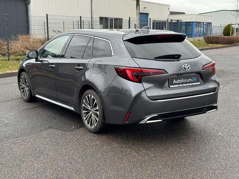 Gebraucht Toyota Corolla Team 152 PS (111 kW) 2023 Grau Kombi