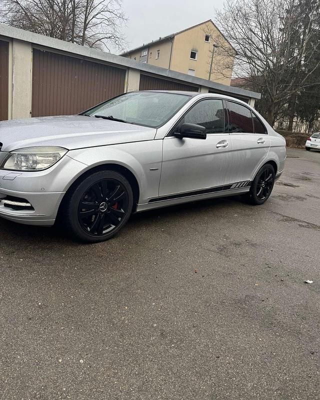 Gebraucht Mercedes C200 185 PS (136 kW) 2010 Grau Limousine