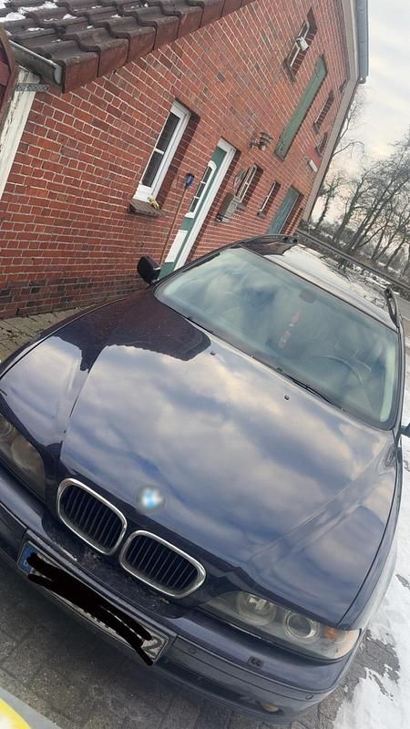 Gebraucht BMW 520 136 PS (100 kW) 2002 Blau Kombi