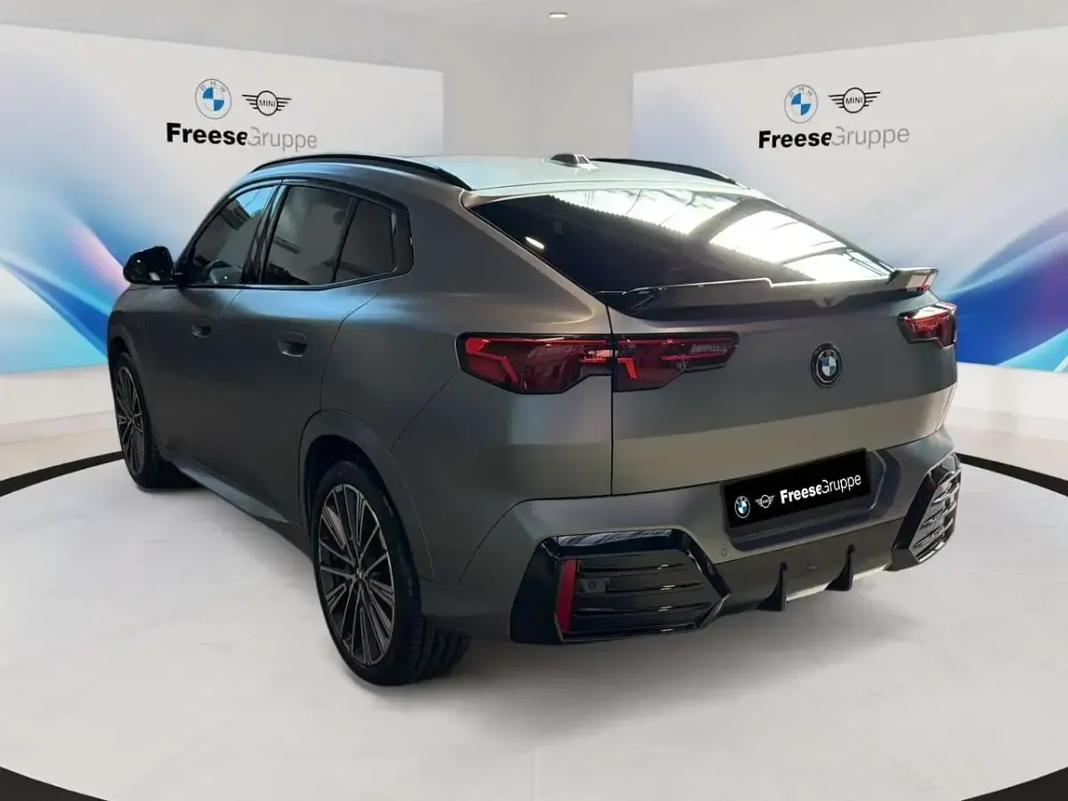 Neu BMW X2 Luxury Line 163 PS (119 kW) 2025 Grau SUV