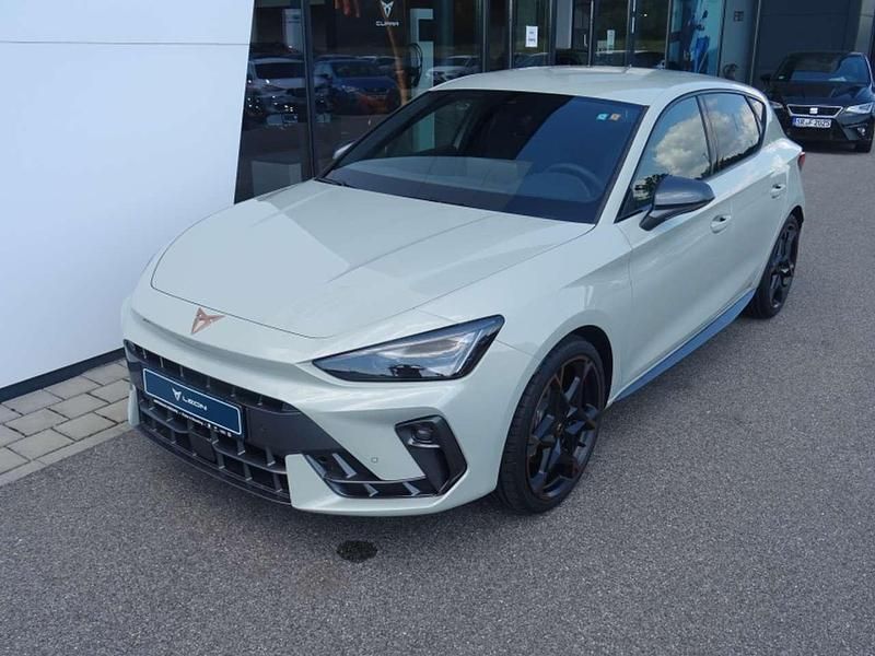 Neu Cupra Leon 150 PS (110 kW) 2025 Taiga grau (metallic) Limousine