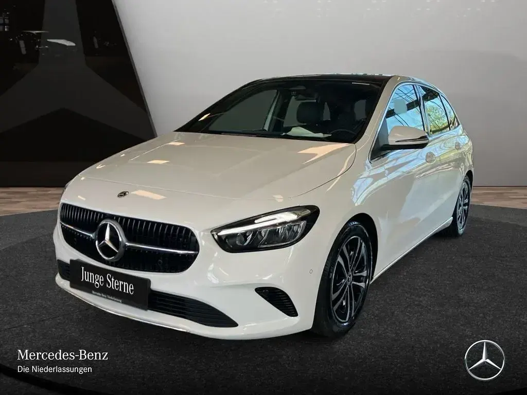 Gebraucht Mercedes B180 Progressive 136 PS (100 kW) 2025 Polarweiß Van / Kleinbus