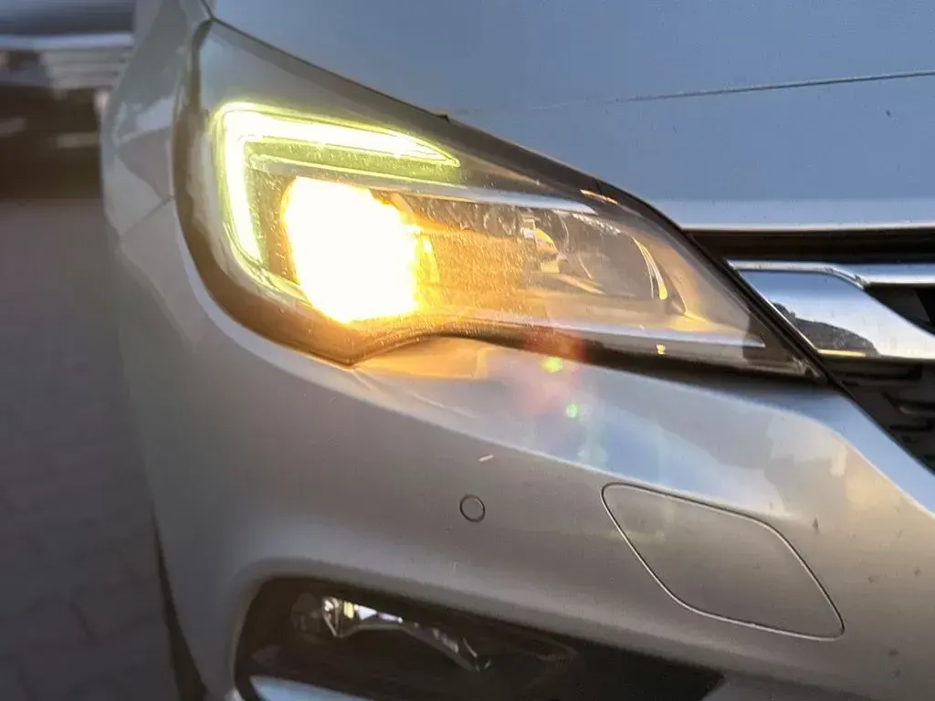 Gebraucht Opel Astra Dynamic 125 PS (91 kW) 2017 Silber Limousine