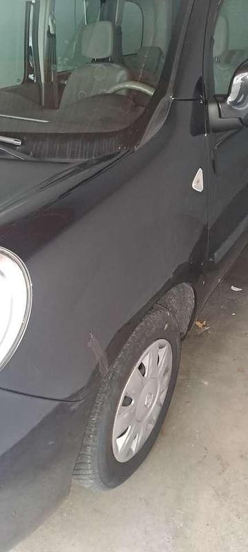 Gebraucht Renault Kangoo Happy Family 87 PS (63 kW) 2010 Kombi